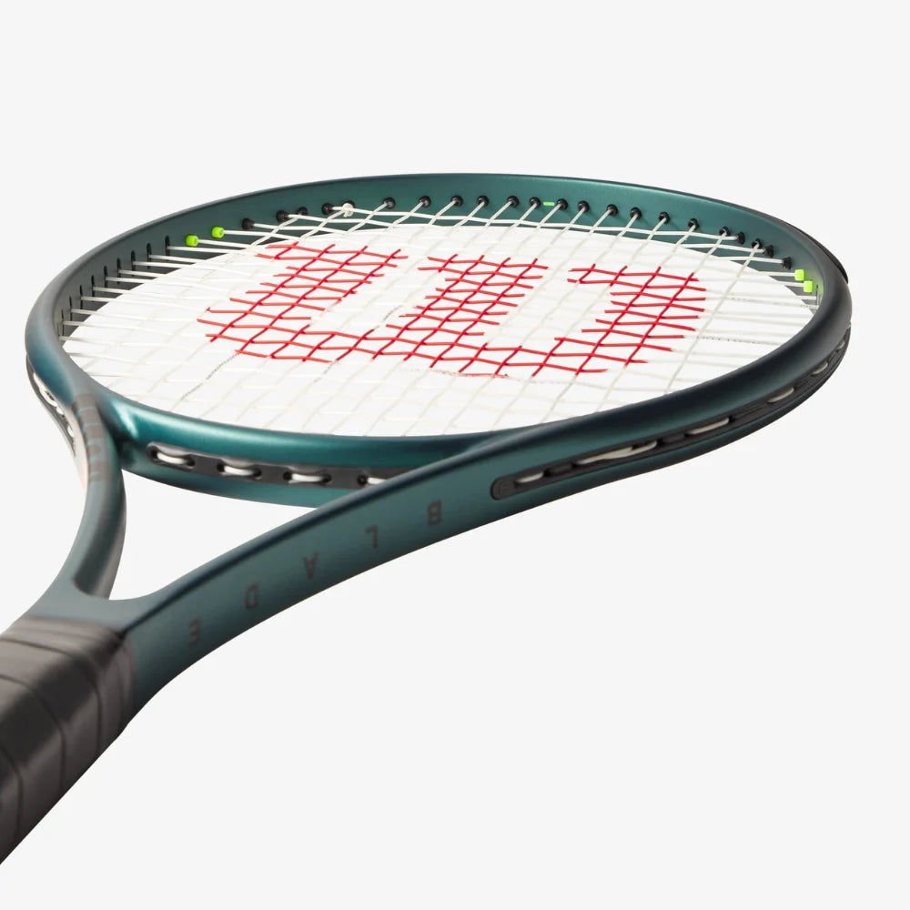 Vợt Tennis Wilson Blade 104 V9 FRM